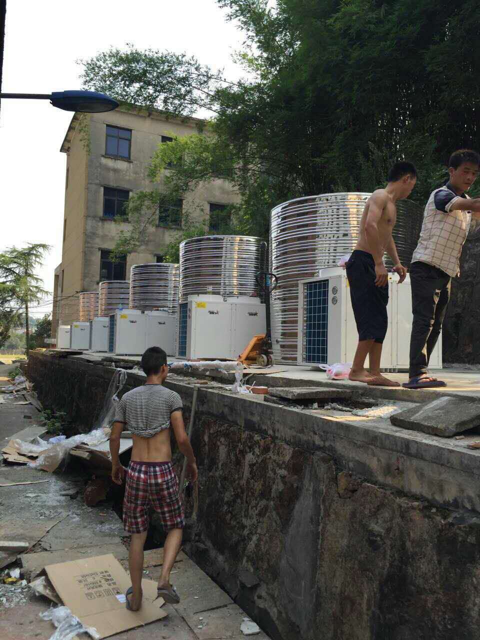 藍冠機電熱水工程安裝施工團隊